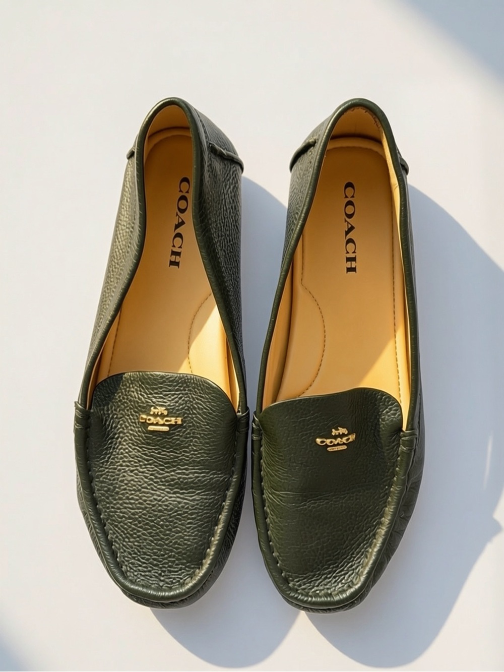 Coach Black Pebbled Leather Driving Loafers Flats Gold Logo Women’s Size 11